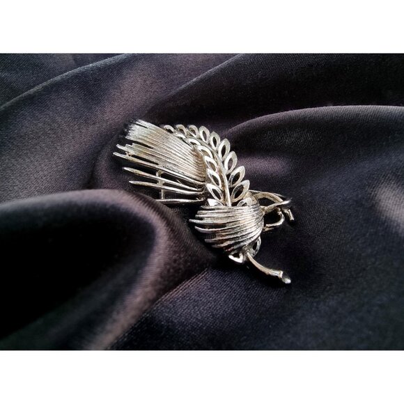 Vintage LISNER Signed Wheat Sheaf Leaves Floral Silver Toned Brooch Pin - Picture 4 of 7